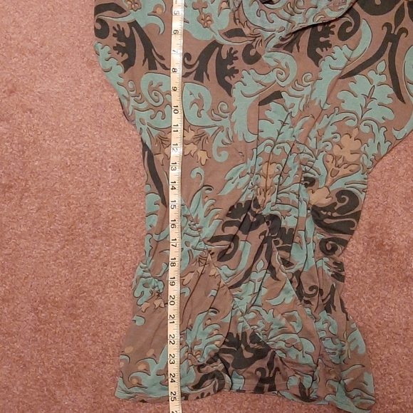 DKNY..Top - Picture 4 of 5